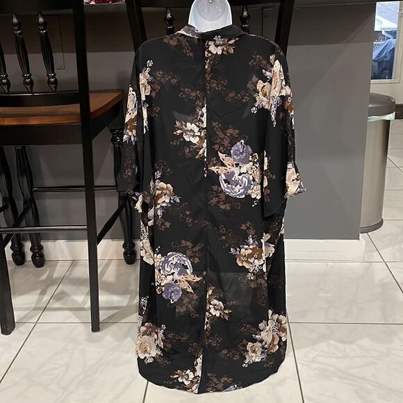 Everly- Chiffon Kimono Black Floral Print, Short Sleeve, High/ Low Shaw Collar, - Picture 11 of 16